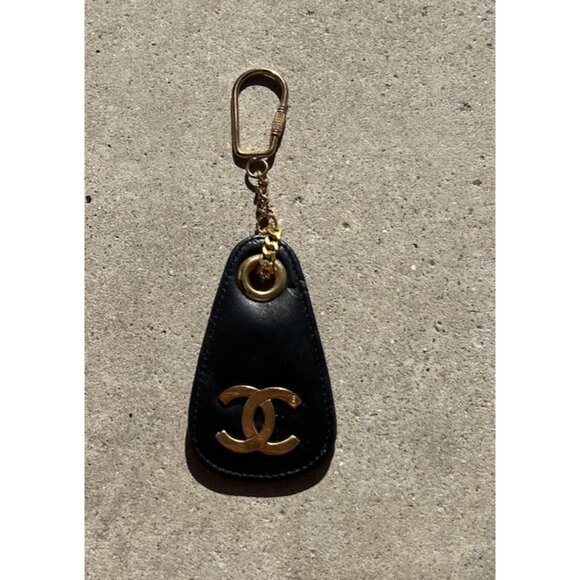 Vintage CHANEL CC Black Gold Coin Key Chain Ring Keychain Charm RARE - Picture 9 of 10